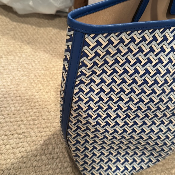 Tory Burch T Monogram Tote - Picture 5 of 6
